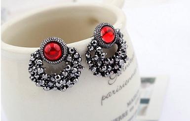 ต่างหูสไตล์เรโทร ประดับคริสตัล Rhinestone สีแดงสด ขนาด 2 x 2.5 cm WDJ0075 