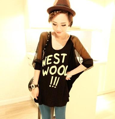 เสื้อแฟชั่นพิมพ์ลายตัวหนังสือ แขนเป็นแบบซีทรู ดูทันสมัย ใส่ได้ทุกโอกาส WDC0138