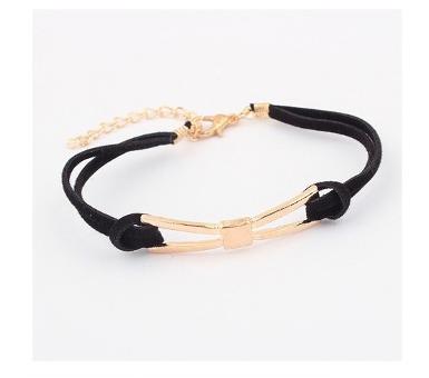 กำไลข้อมือสายรัดสีดำ ประดับด้วยโบว์สีทองเหลือง เก๋ไก๋น่ารักมาก WDJ0148