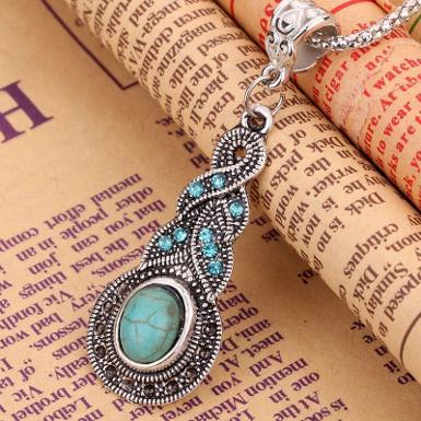 สร้อยคอโบฮีเมี่ยน ตัวจี้เป็นหิน Turquoise ประดับเม็ดคริสตัลเล็กๆสีฟ้า EBJ029